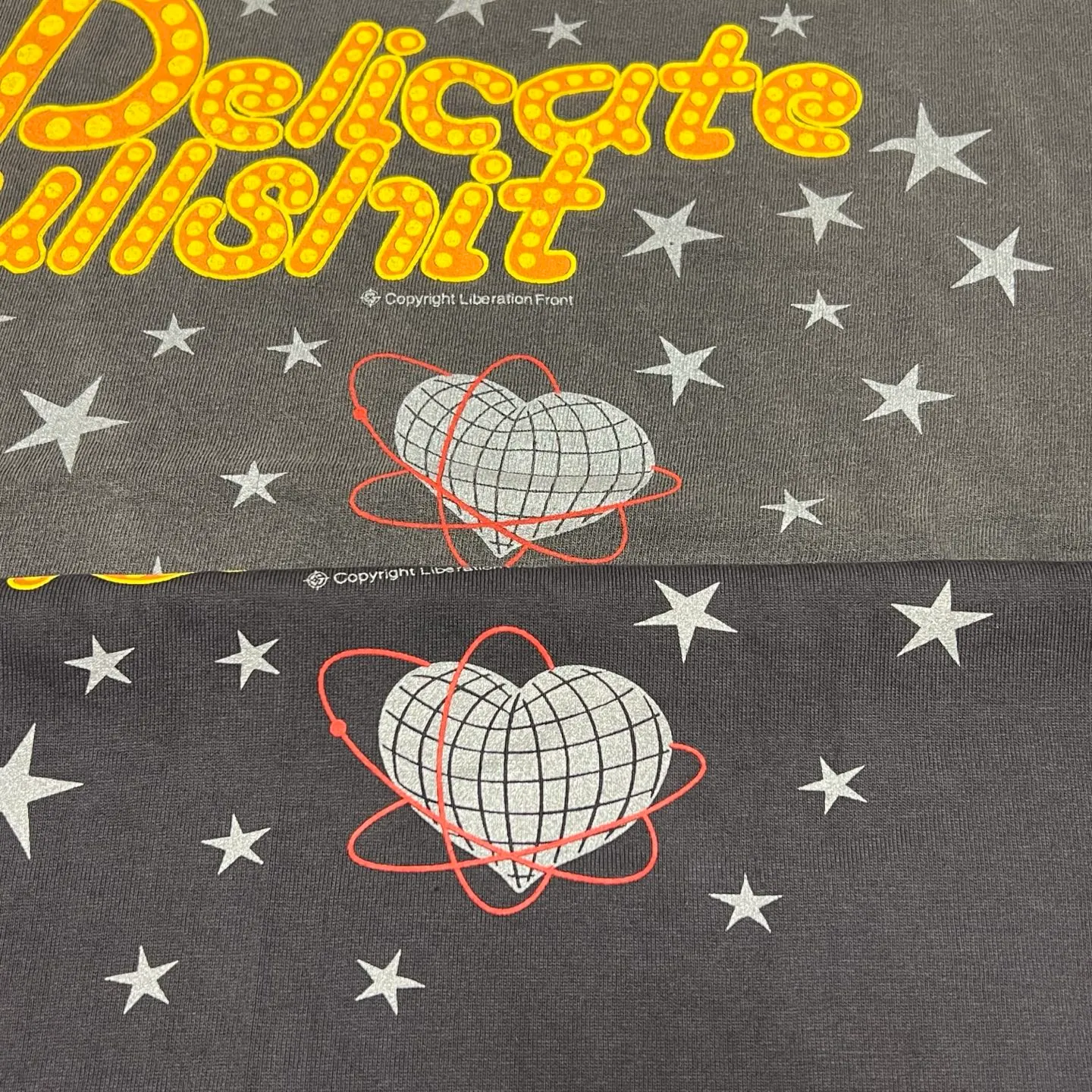 Printing proofing SAINT Mxxxxxx DELICATE BULLSHIT SS TEE/BLK star neon slogan printed TEE washed black S-XL New Vintage washed and distressed ceiling! Loyal to the original version. Main mark and wash mark are matched. Tube-woven fabric without side seams. Non-open version.